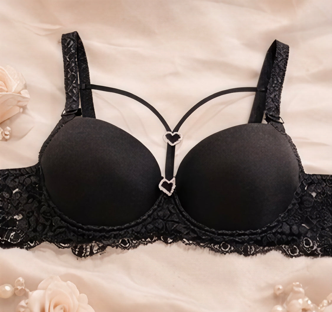 DMORA Heartline Lace Lingerie Set